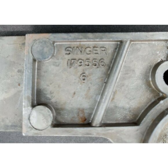 Vintage Singer Sewing Machine Light Bulb Cover Plate 179556 Metal Tan Original - Picture 3 of 4